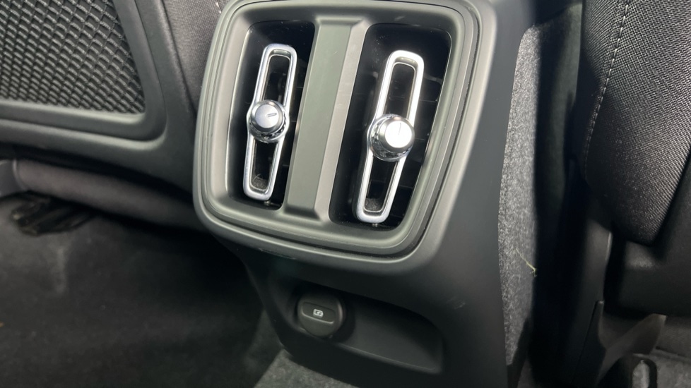 Used Volvo XC40 2023 for sale - 77316096: Photo 14