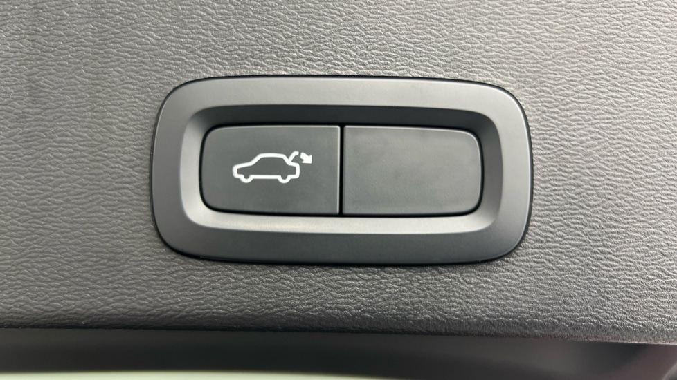 Used Volvo XC40 2023 for sale - 77316096: Photo 35