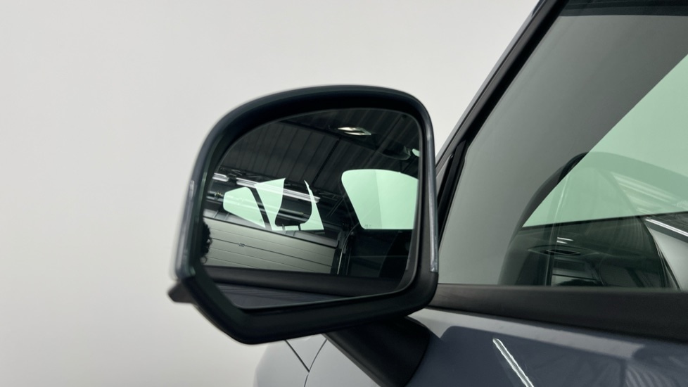 Used Volvo XC40 2023 for sale - 77316096: Photo 42