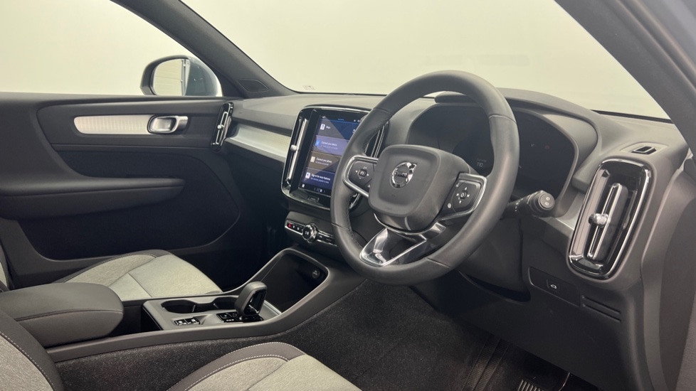 Used Volvo XC40 2023 for sale - 77316096: Photo 5