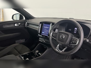 Used Volvo XC40 2023 for sale - 77673921: Photo