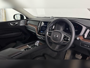 Used Volvo XC60 2023 for sale - 77893909: Photo