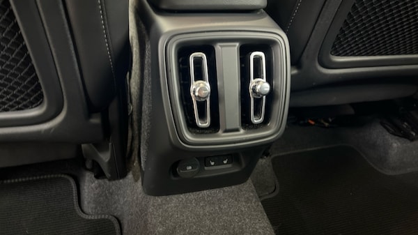 Used Volvo XC40 2024 for sale - 75796750: Photo 15