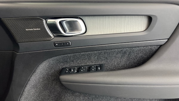 Used Volvo XC40 2024 for sale - 75796750: Photo 28