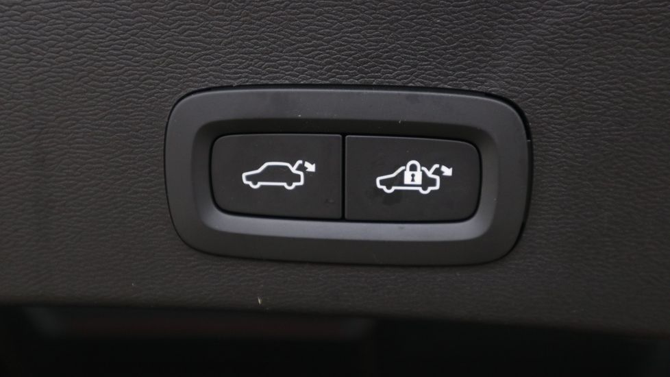 Used Volvo XC40 2024 for sale - 77678801: Photo 18