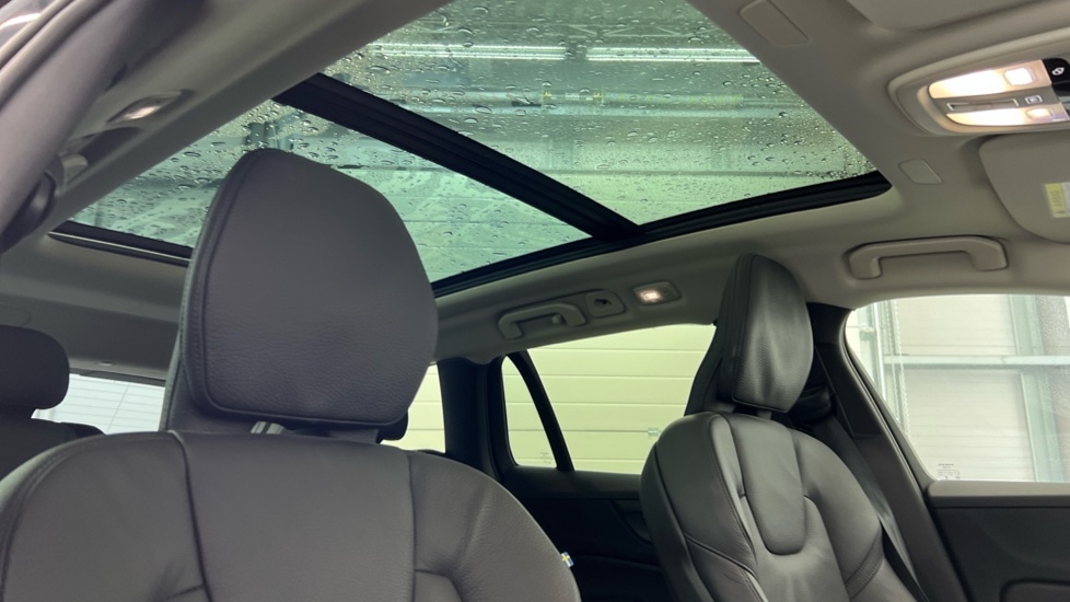 Used Volvo V60 2025 for sale - 78140473: Photo 31