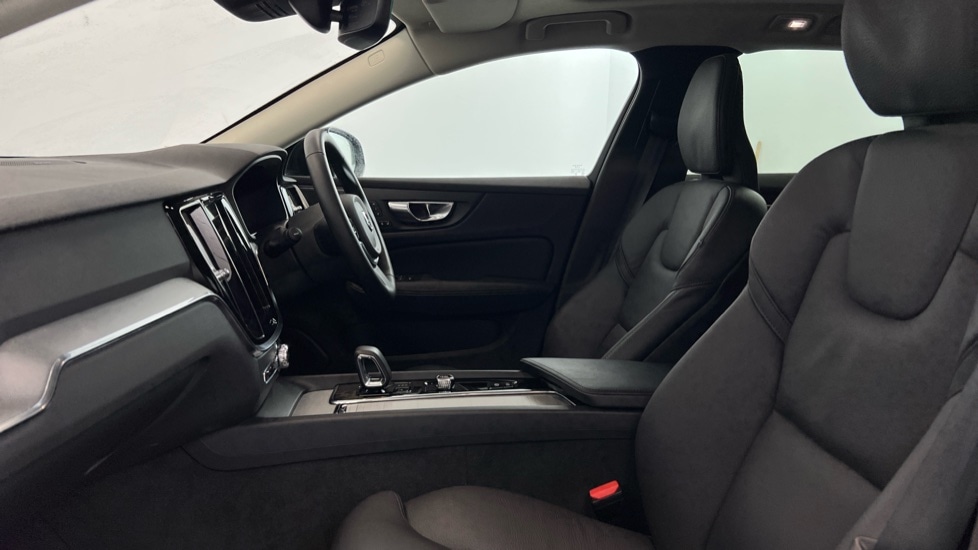 Used Volvo V60 2025 for sale - 78140473: Photo 39