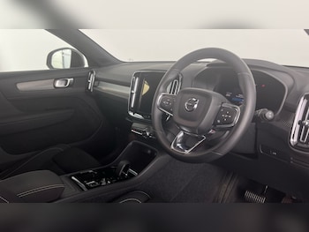 Used Volvo XC40 2023 for sale - 77971824: Photo