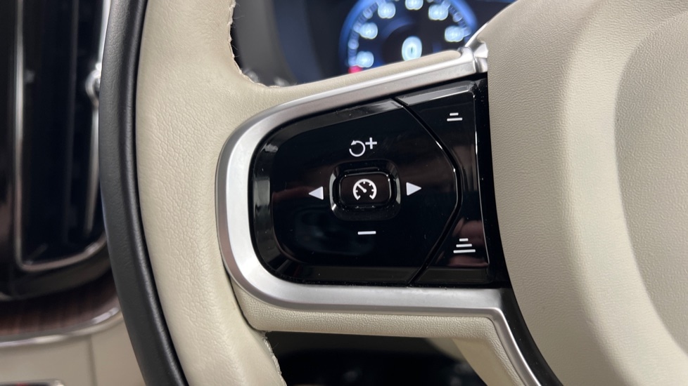 Used Volvo XC60 2019 for sale - 77841475: Photo 18