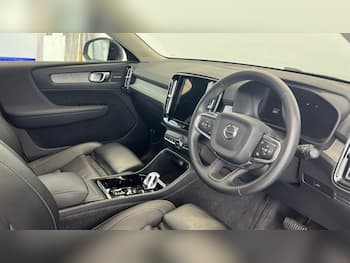 Used Volvo XC40 2023 for sale - 79670352: Photo