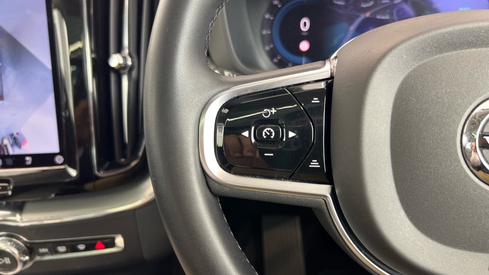 Used Volvo XC60 2023 for sale - 76459010: Photo 21