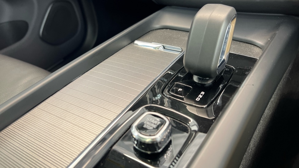 Used Volvo XC60 2023 for sale - 76459010: Photo 25