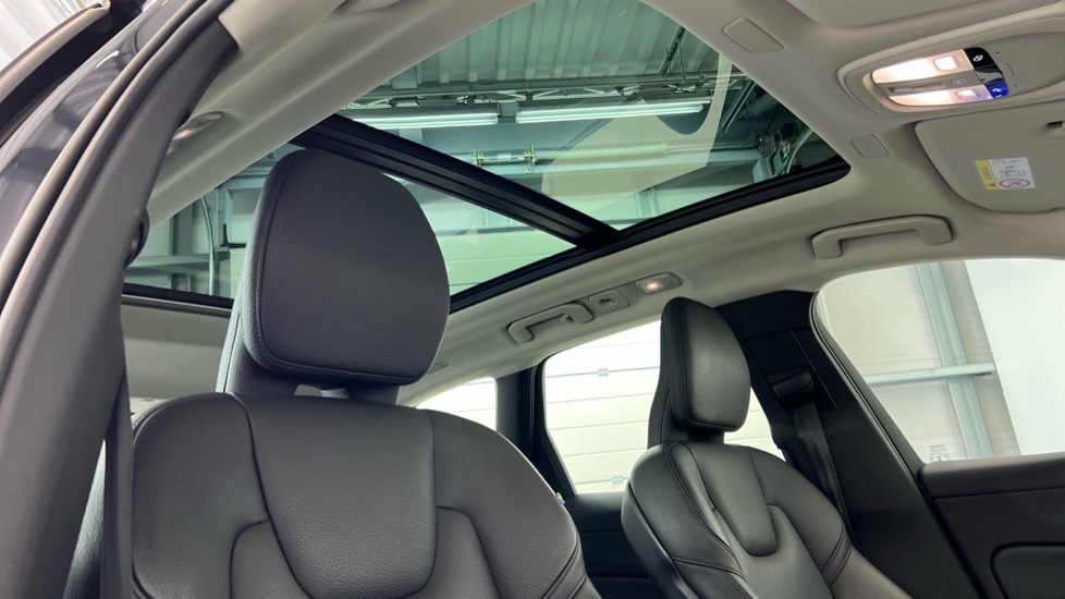 Used Volvo XC60 2023 for sale - 76459010: Photo 31