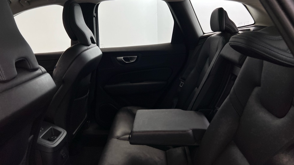 Used Volvo XC60 2023 for sale - 76459010: Photo 33