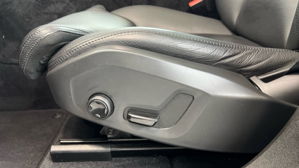 Used Volvo XC60 2023 for sale - 76459010: Photo 38