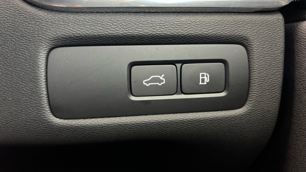 Used Volvo XC60 2023 for sale - 76459010: Photo 54