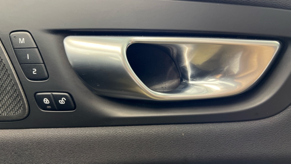 Used Volvo XC60 2023 for sale - 76459010: Photo 55