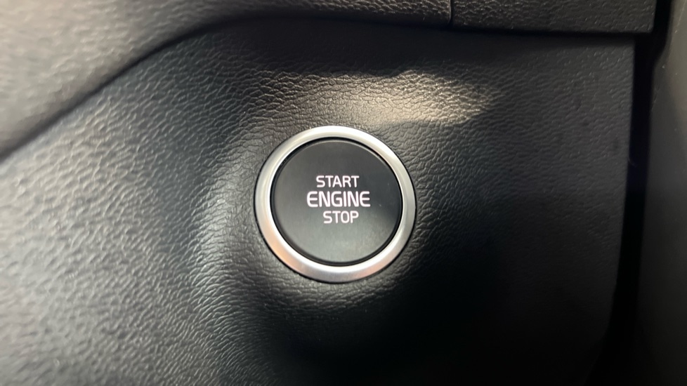 Used Volvo XC40 2022 for sale - 77326298: Photo 27