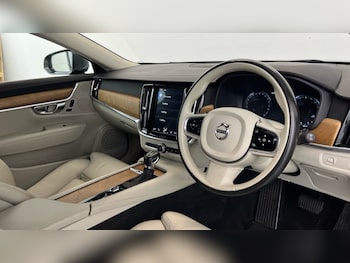 Used Volvo V90 2018 for sale - 77307478: Photo