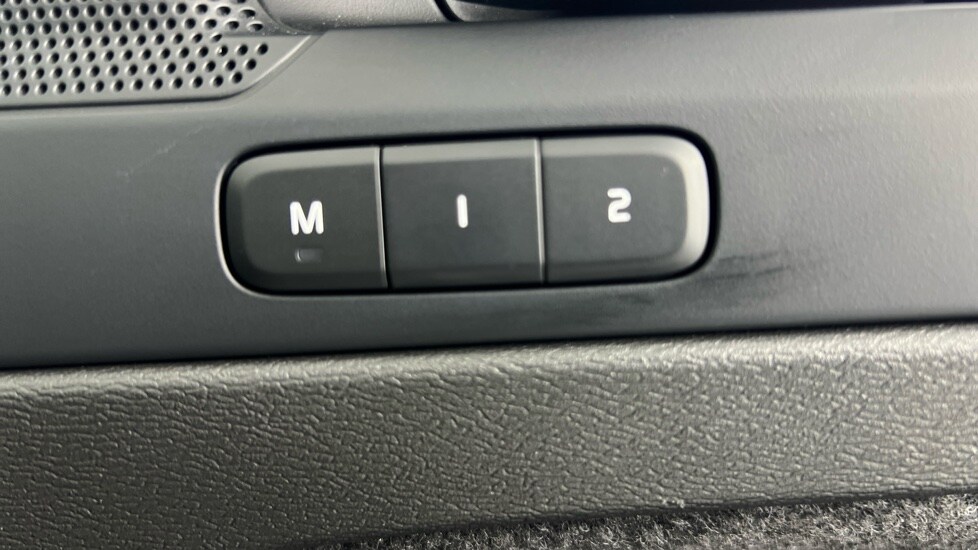 Used Volvo XC40 2022 for sale - 77512603: Photo 57