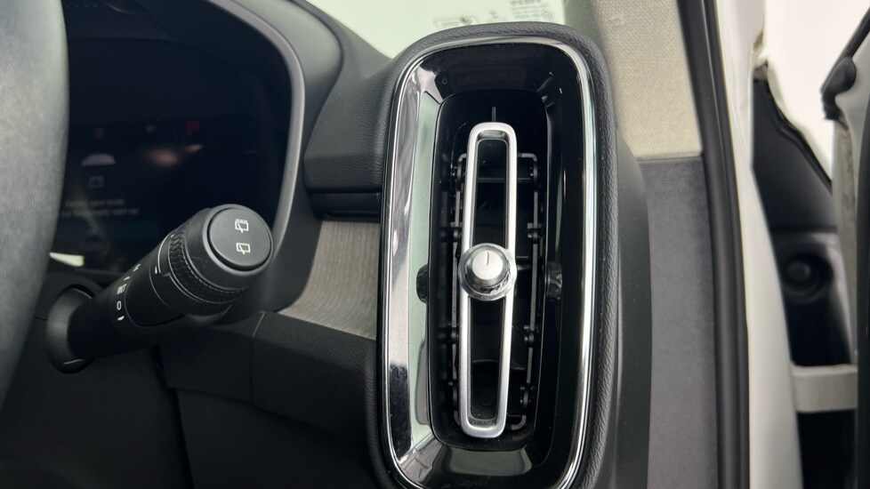 Used Volvo XC40 2022 for sale - 77512603: Photo 58