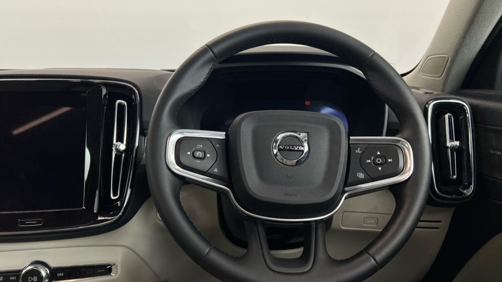 Used Volvo XC40 2025 for sale - 77634677: Photo 10