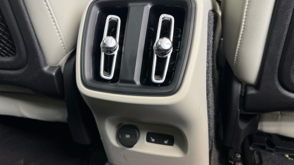 Used Volvo XC40 2025 for sale - 77634677: Photo 14