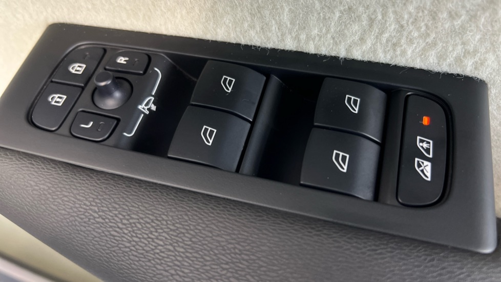 Used Volvo XC40 2025 for sale - 77634677: Photo 24