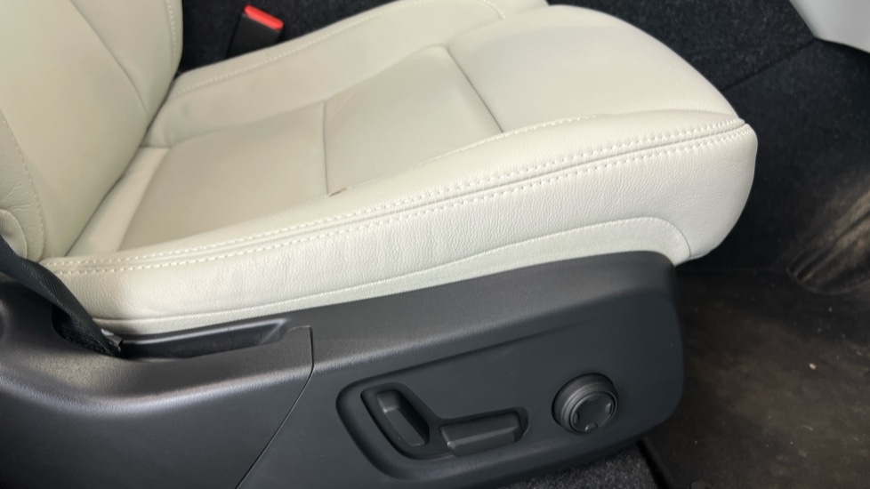 Used Volvo XC40 2025 for sale - 77634677: Photo 30