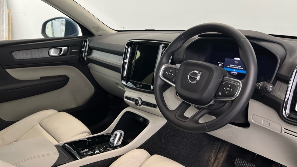 Used Volvo XC40 2025 for sale - 77634677: Photo 4