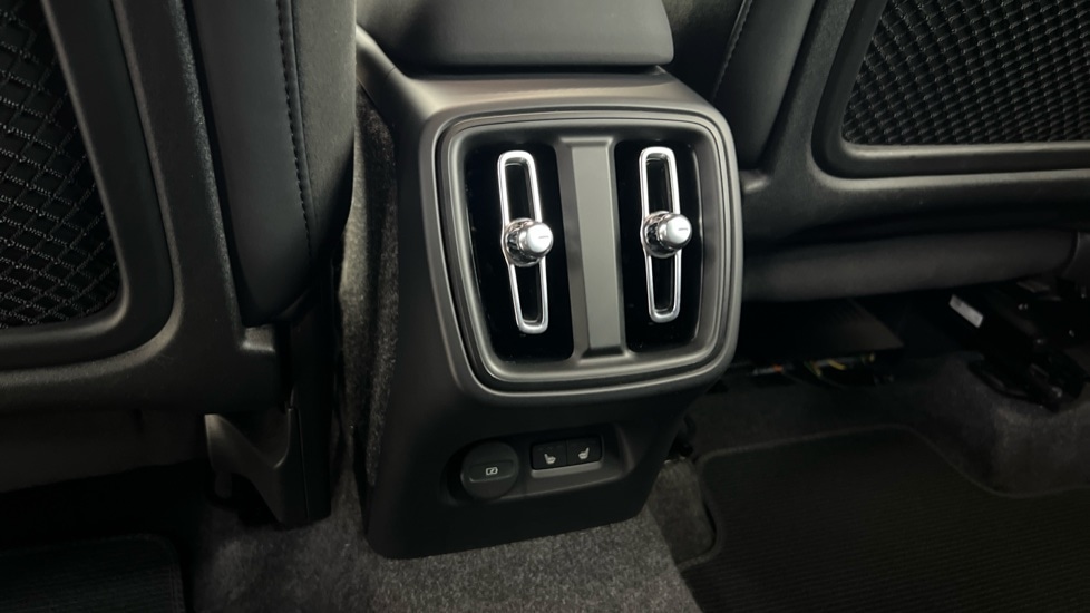 Used Volvo XC40 2025 for sale - 77025331: Photo 15
