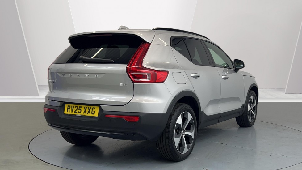 Used Volvo XC40 2025 for sale - 77025331: Photo 2