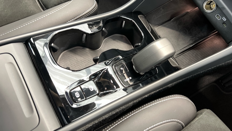 Used Volvo XC40 2025 for sale - 77025331: Photo 25