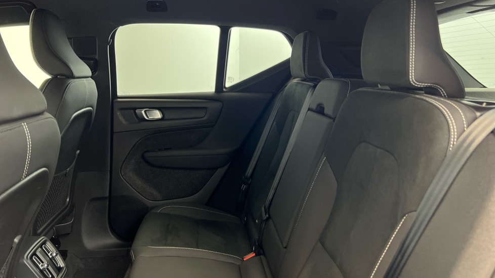 Used Volvo XC40 2025 for sale - 77025331: Photo 33