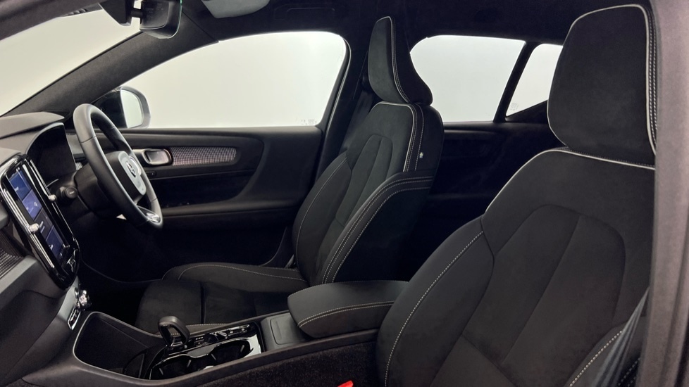 Used Volvo XC40 2025 for sale - 77025331: Photo 37