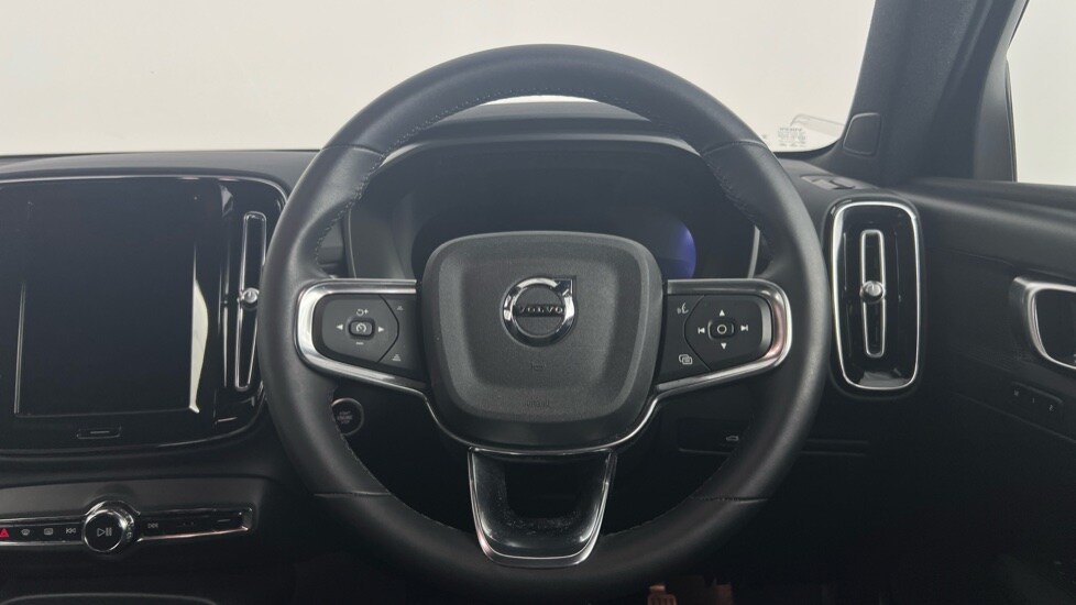 Used Volvo XC40 2023 for sale - 78206726: Photo 10