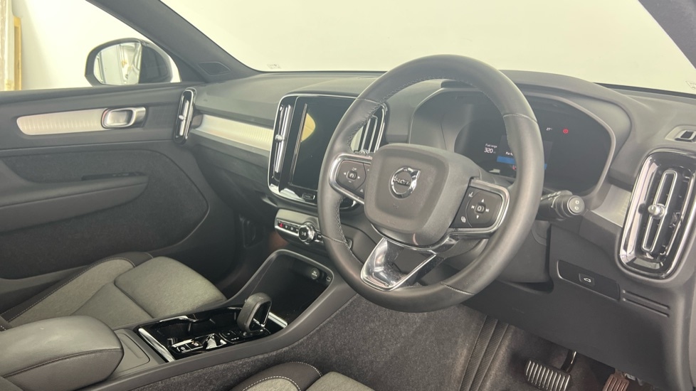Used Volvo XC40 2023 for sale - 78206726: Photo 4