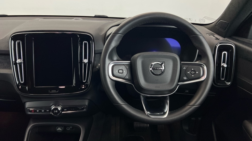 Used Volvo XC40 2023 for sale - 76487432: Photo 10