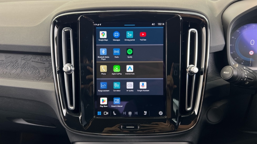 Used Volvo XC40 2023 for sale - 76487432: Photo 12