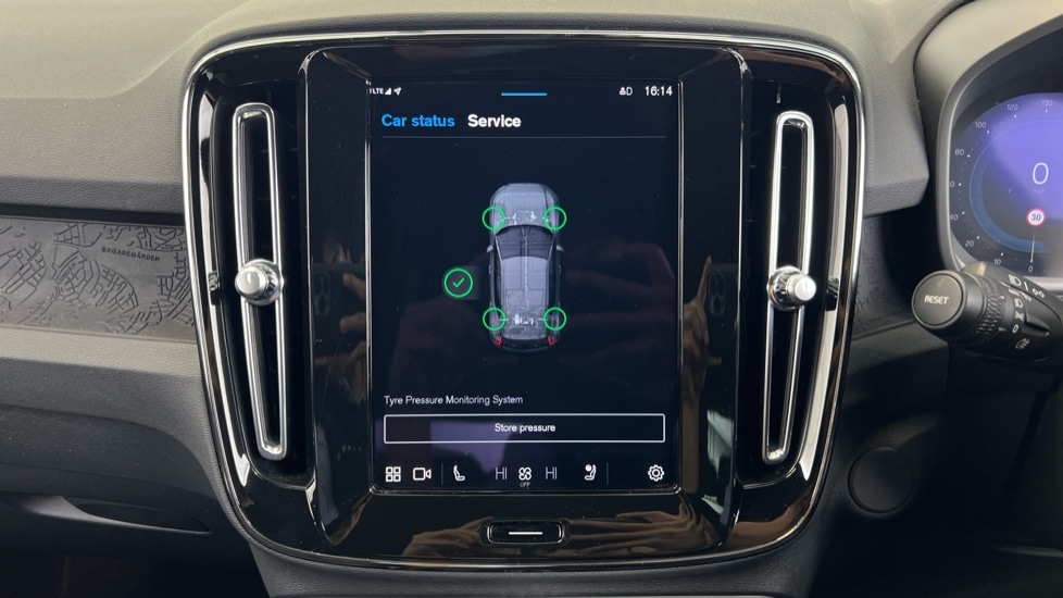 Used Volvo XC40 2023 for sale - 76487432: Photo 14