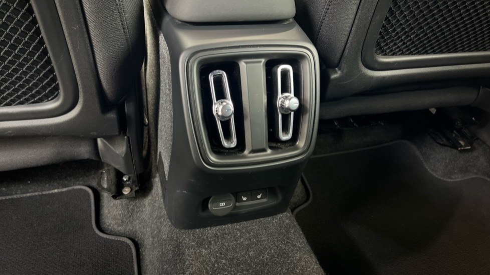 Used Volvo XC40 2023 for sale - 76487432: Photo 15