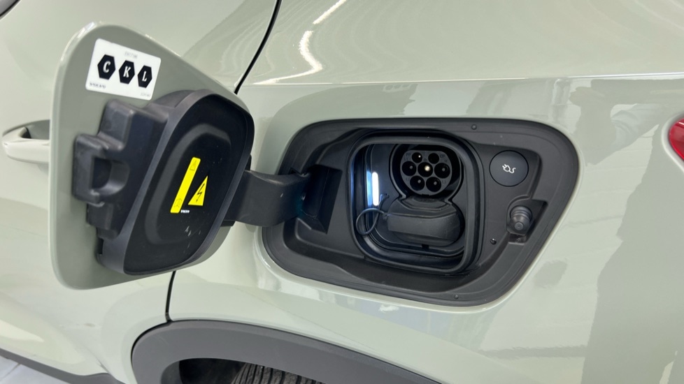 Used Volvo XC40 2023 for sale - 76487432: Photo 16