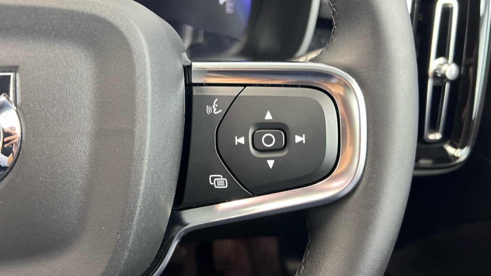 Used Volvo XC40 2023 for sale - 76487432: Photo 22