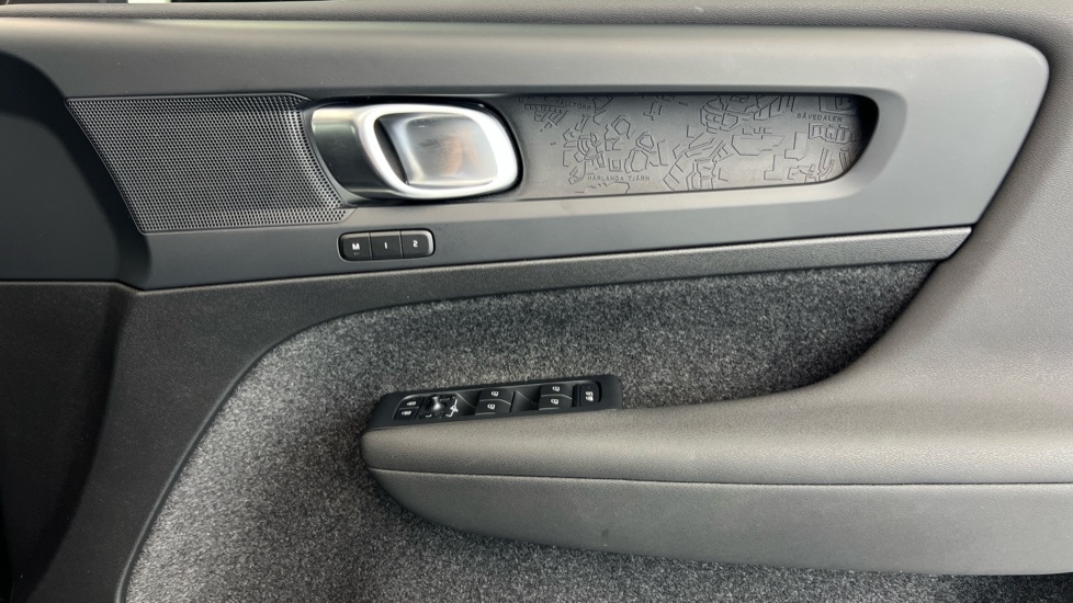 Used Volvo XC40 2023 for sale - 76487432: Photo 29