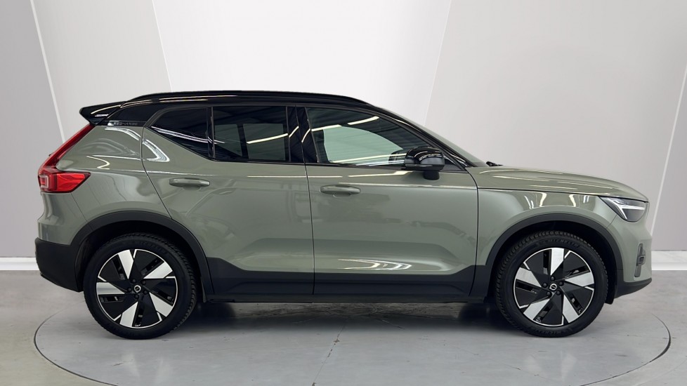 Used Volvo XC40 2023 for sale - 76487432: Photo 3