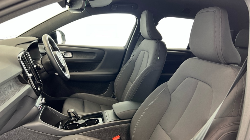 Used Volvo XC40 2023 for sale - 76487432: Photo 38