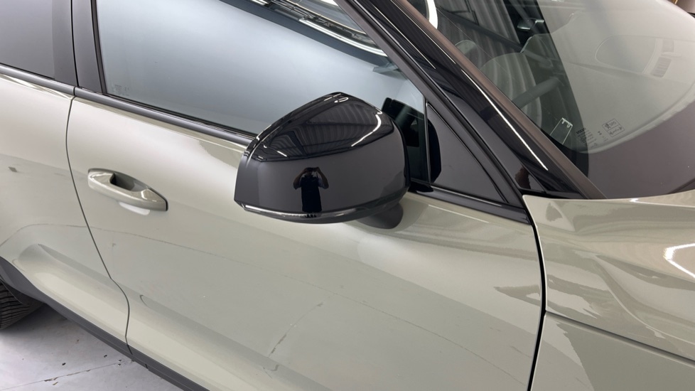 Used Volvo XC40 2023 for sale - 76487432: Photo 42