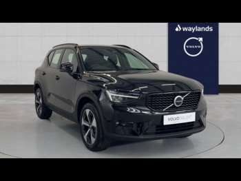 2025 - Plus, B4 Mild hybrid, Petrol, Dark (19 Alloys, BLIS, Heated Front Seats) 5-Door