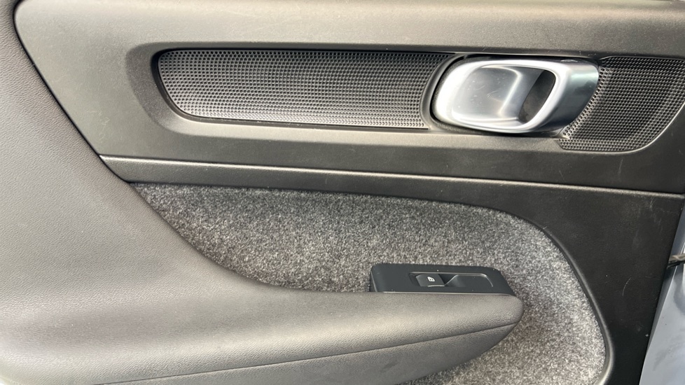 Used Volvo XC40 2022 for sale - 76942893: Photo 44