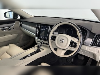 Used Volvo V90 2019 for sale - 76098024: Photo